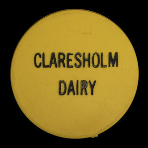 Canada, Claresholm Dairy, 1 quart, homo milk : 1969