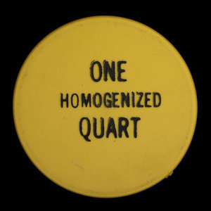 Canada, Claresholm Dairy, 1 quart, homo milk : 1969