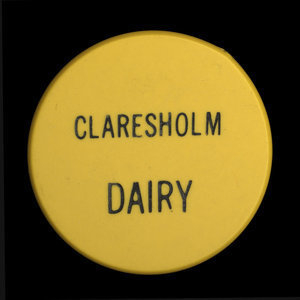 Canada, Claresholm Dairy, 1 quart, homo milk : 1969