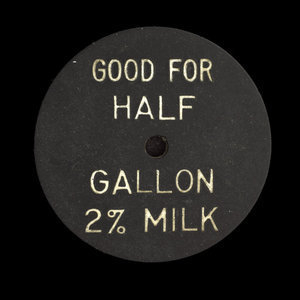 Canada, Silverwood Dairies Ltd., 1/2 gallon, 2% milk : April 1960